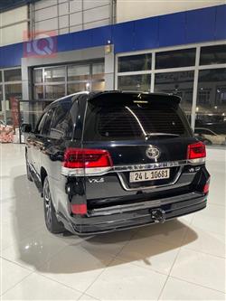 تۆیۆتا لاند کروزەر